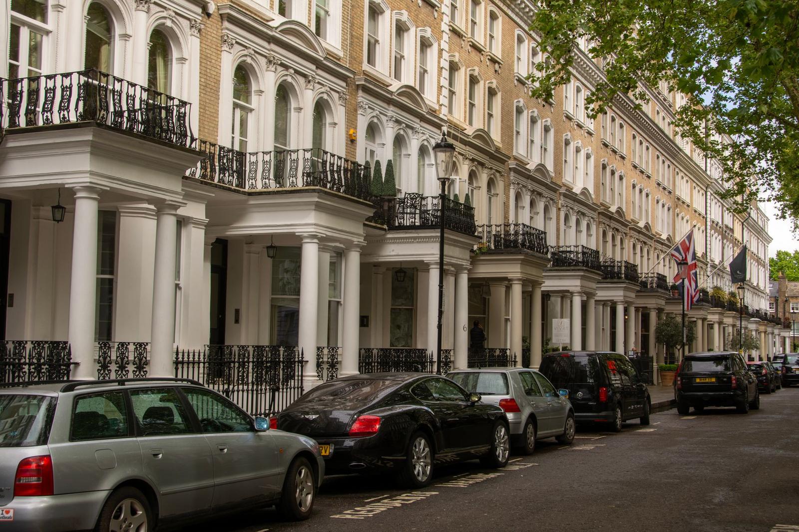 Elegant Georgian Terrace Houses in London