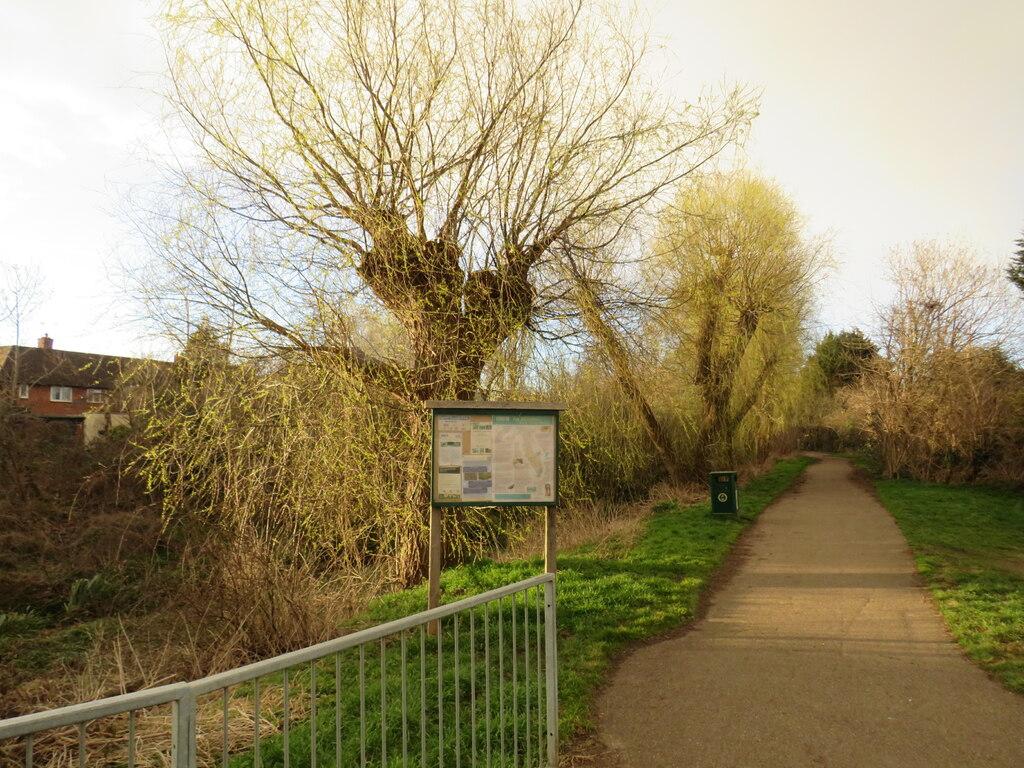 London LOOP at West Ewell geograph.org.uk 7425585