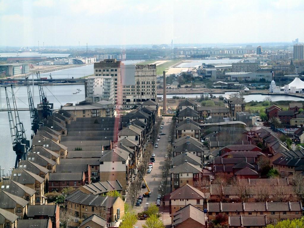 London Businesses Navigate AI Boom Amid Job Loss and Ethical Concerns